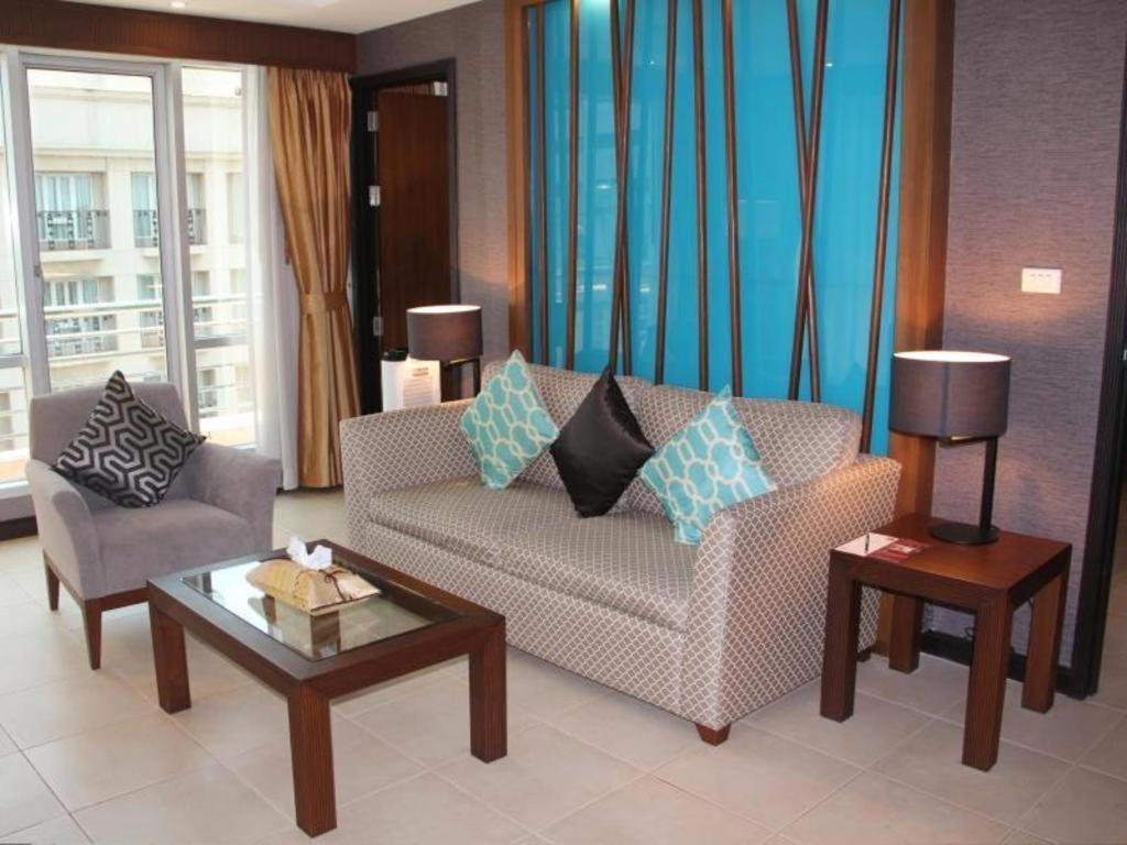 Hotel De Arni 3*